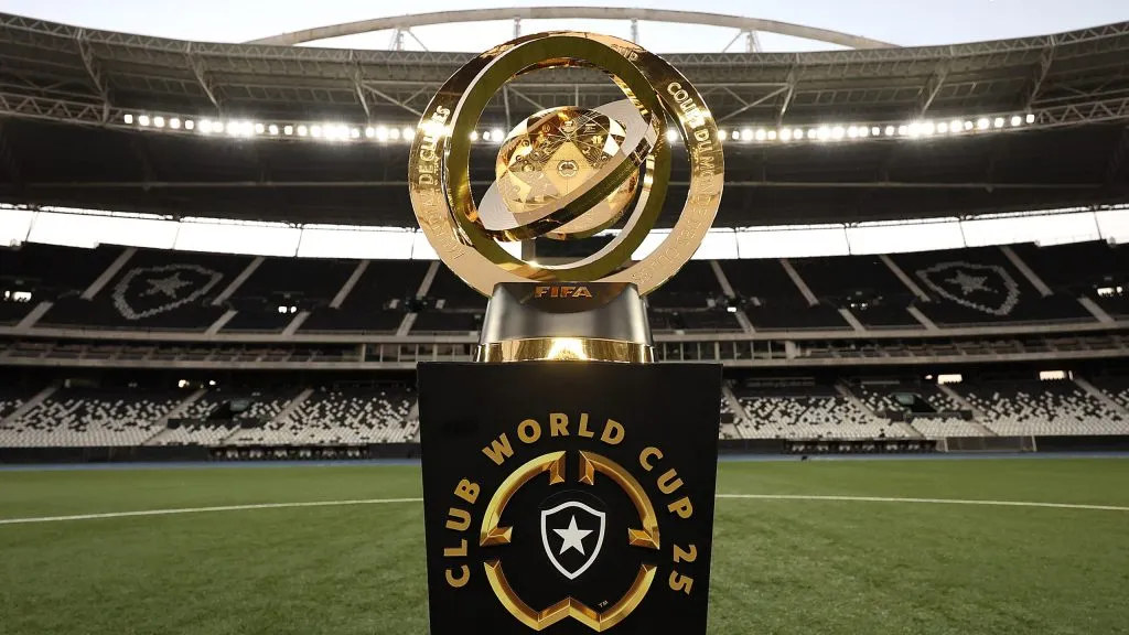 Troféu do Super Mundial de Clubes no Estádio Nilton Santos. Foto: Vitor Silva/Botafogo.