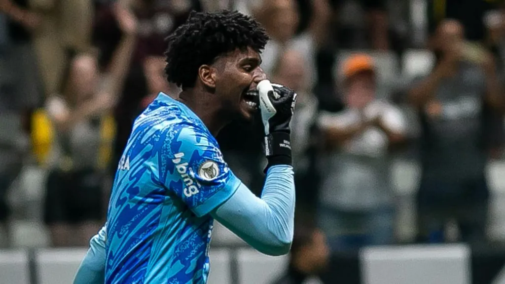 Hugo Souza, goleiro do Corinthians. Foto: Fernando Moreno/AGIF