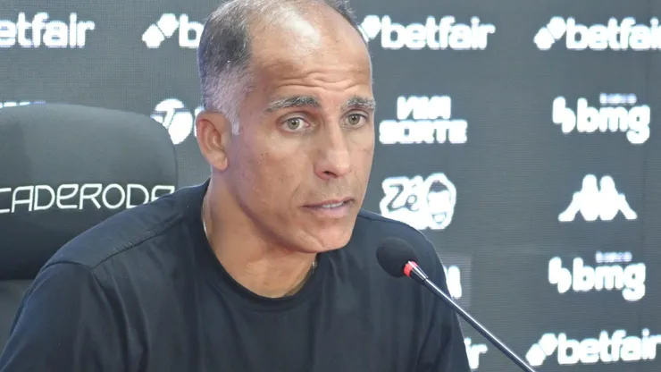 Felipe Loureiro, tecnico do Vasco durante partida contra o Vitoria