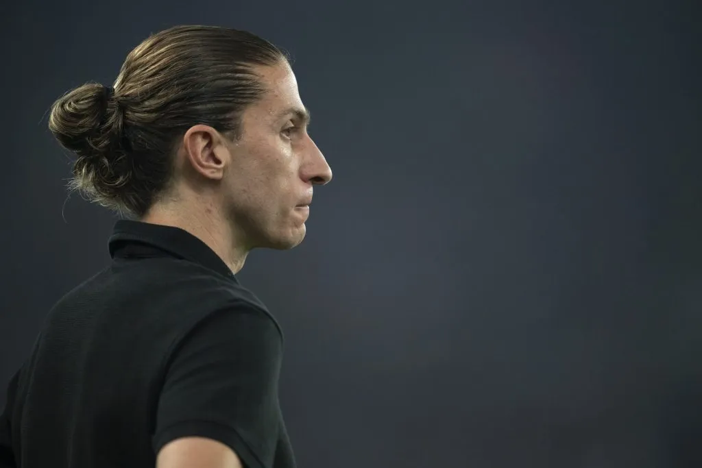 Filipe Luis tecnico do Flamengo durante partida contra o Bahia no estadio Maracana pelo campeonato Brasileiro A 2025. Foto: Jorge Rodrigues/AGIF