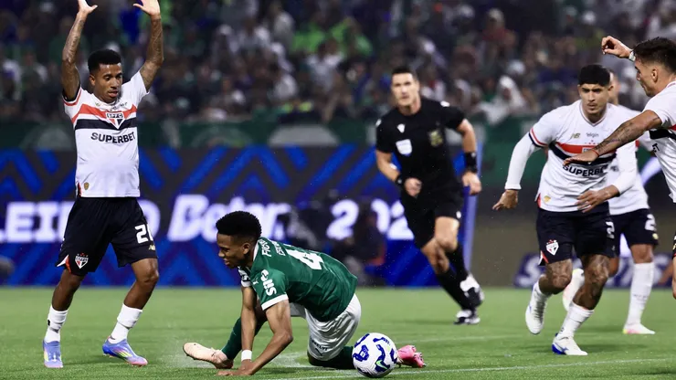 Estevão, em duelo Palmeiras x São Paulo. Marcello Zambrana/AGIF