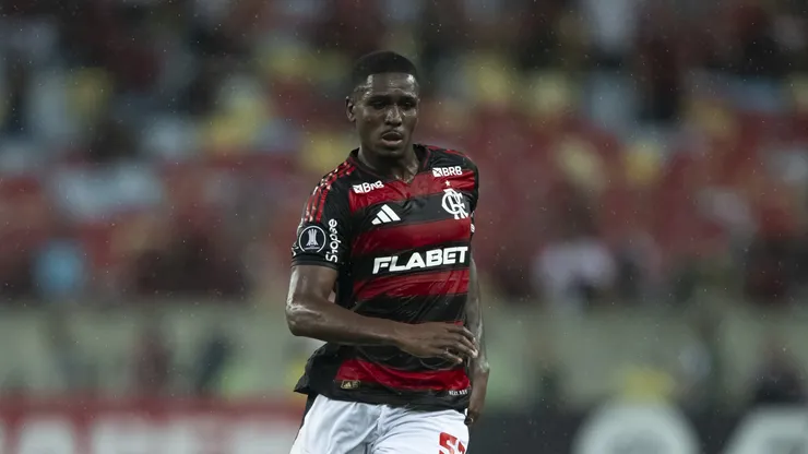 Evertton Araújo jogador do Flamengo durante partida contra o Córdoba no estádio Maracanã pelo campeonato Copa Libertadores 2025. Foto: Jorge Rodrigues/AGIF