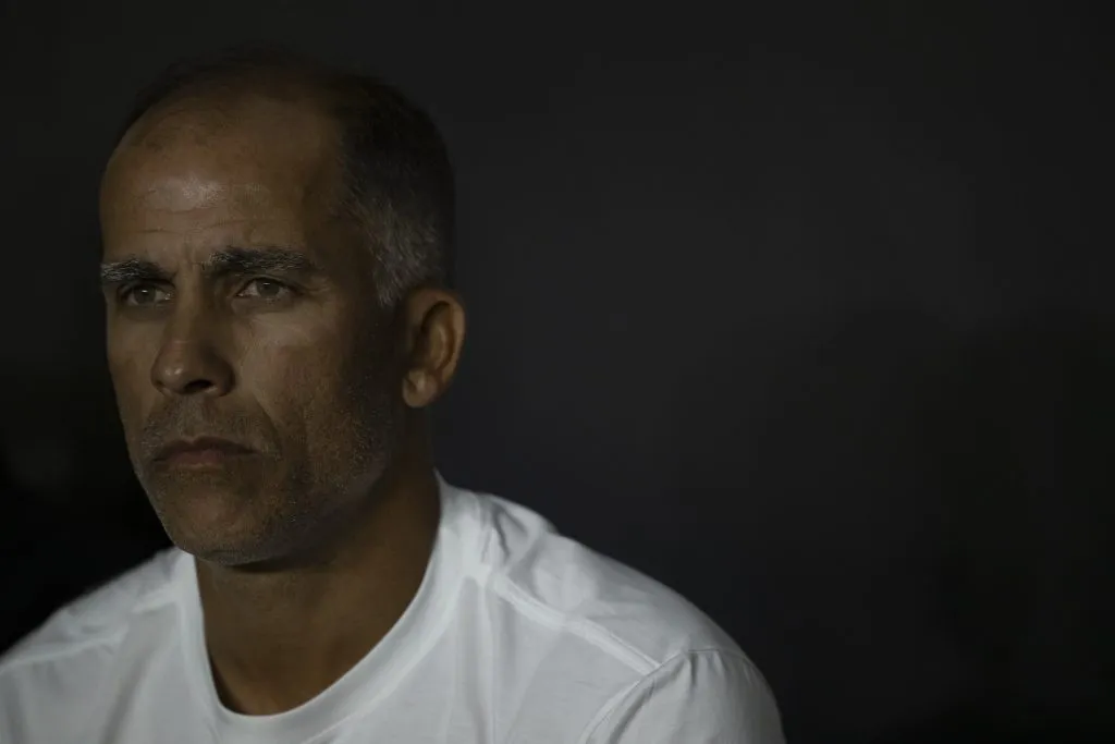 RJ – RIO DE JANEIRO – 30/11/2024 – BRASILEIRO A 2024, VASCO X ATLETICO-GO – Felipe Maestro tecnico do Vasco durante partida contra o Atletico-GO no estadio Sao Januario pelo campeonato Brasileiro A 2024. Foto: Jorge Rodrigues/AGIF