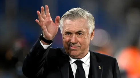 Carlo Ancelotti, treinador do Real Madrid, gesticula durante a partida da LaLiga entre Getafe CF e Real Madrid CF no Coliseum Alfonso Perez em 23 de abril de 2025 em Getafe, Espanha. (Foto de Denis Doyle/Getty Images)
