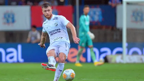 Willian Machado, jogador do Ceara durante partida contra o Bahia no estadio Arena Fonte Nova pelo campeonato Copa Do Nordeste 2025. Foto: Walmir Cirne/AGIF