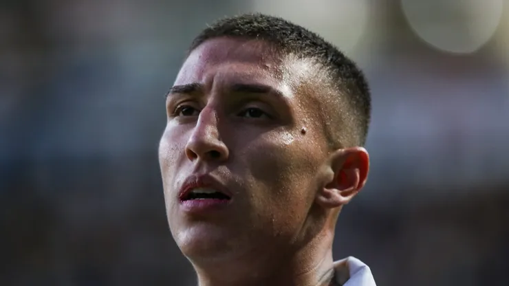 Monsalve jogador do Gremio comemora seu gol durante partida contra o Criciuma no estadio Heriberto Hulse pelo campeonato Brasileiro A 2024.