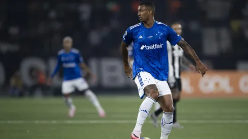 Walace jogador do Cruzeiro durante partida contra o Botafogo no estadio Engenhao pelo campeonato Brasileiro A 2024.