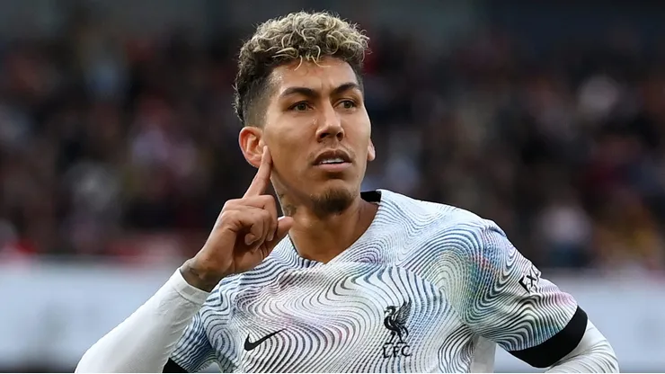 Firmino durante confronto entre Liverpool x Arsenal na Premier League 2022/23.