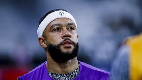 Memphis Depay jogador do Corinthians durante aquecimento antes da partida contra o Fortaleza no estadio Arena Corinthians pelo campeonato Copa Sul-Americana 2024.