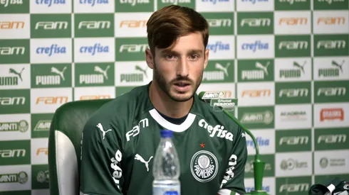 Apresentacao, Matias Vina – Matias Vina fala aos jornalista durante sua apresentacao oficial no Palmeiras em coletiva de imprensa no CT Academia de Futebol.