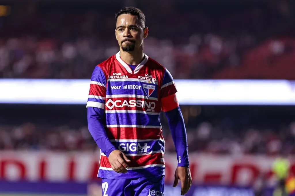 Yago Pikachu durante partida contra o São Paulo no Campeonato Brasileiro de 2025. Foto: Fabio Giannelli/AGIF