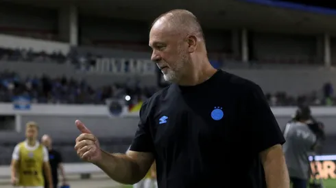 Mano Menezes tecnico do Gremio durante a partida entre CSA e Gremio no Estadio Rei Pele em Maceio (AL), valida pela Copa do Brasil 2025. Foto: Marlon Costa/AGIF