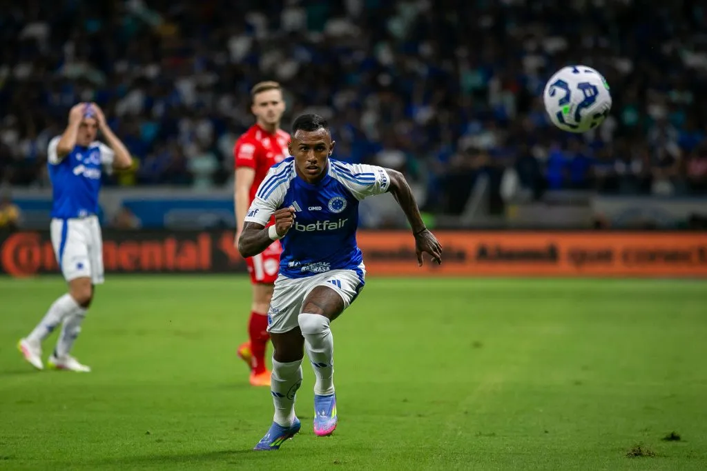 MG – BELO HORIZONTE – 01/05/2025 – COPA DO BRASIL 2025, CRUZEIRO X VILA NOVA-GO – Marquinhos jogador do Cruzeiro durante partida contra o Vila Nova-GO no estadio Mineirao pelo campeonato Copa Do Brasil 2025. Foto: Fernando Moreno/AGIF