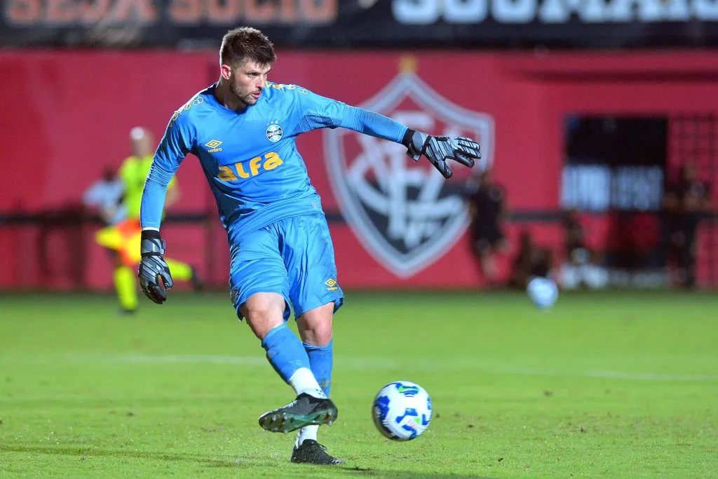BA – SALVADOR – 27/04/2025 – BRASILEIRO A 2025, VITORIA X GREMIO – Volpi, goleiro do Gremio durante partida contra o Vitoria no estadio Barradao pelo campeonato Brasileiro A 2025. Foto: Walmir Cirne/AGIF