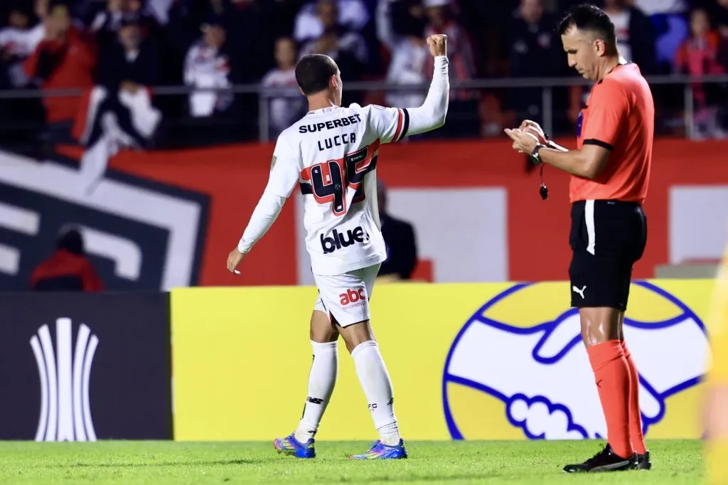 SP – SAO PAULO – 14/05/2025 – COPA LIBERTADORES 2025, SAO PAULO X LIBERTAD – Lucca jogador do Sao Paulo comemora seu gol durante partida contra o Libertad no estadio Morumbi pelo campeonato Copa Libertadores 2025. Foto: Marcello Zambrana/AGIF