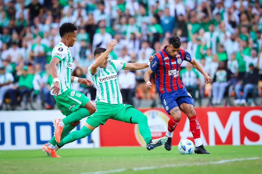 Luciano Rodríguez, atacante do Bahia, contra o Atlético Nacional (Imagem: Letícia Martins/EC Bahia)