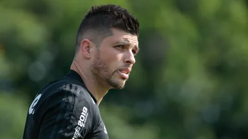Tiago Volpi durante treino do Sao Paulo no CT Barra Funda.