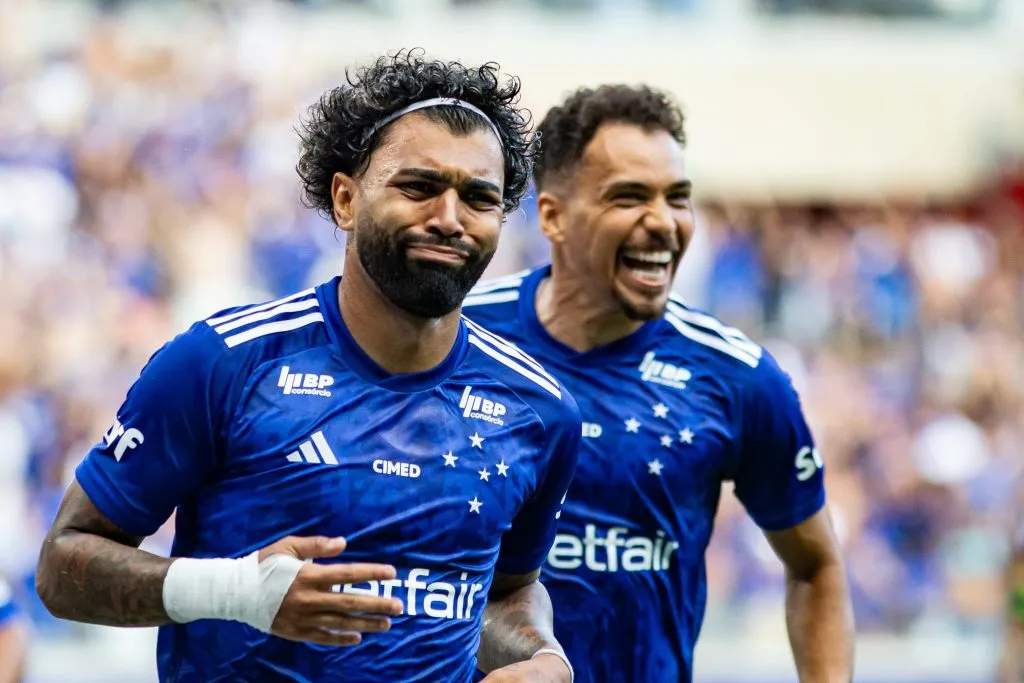 MG – BELO HORIZONTE – 16/02/2025 – MINEIRO 2025, CRUZEIRO X AMERICA-MG – Gabigol jogador do Cruzeiro comemora seu gol durante partida contra o America-MG no estadio Mineirao pelo campeonato Mineiro 2025. Foto: Fernando Moreno/AGIF