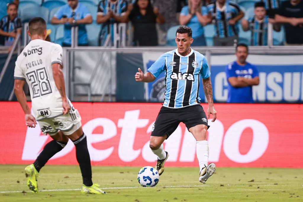 Pavón, em partida pelo Grêmio diante do Atlético-MG no Brasileirão.. Foto: Maxi Franzoi/AGIF