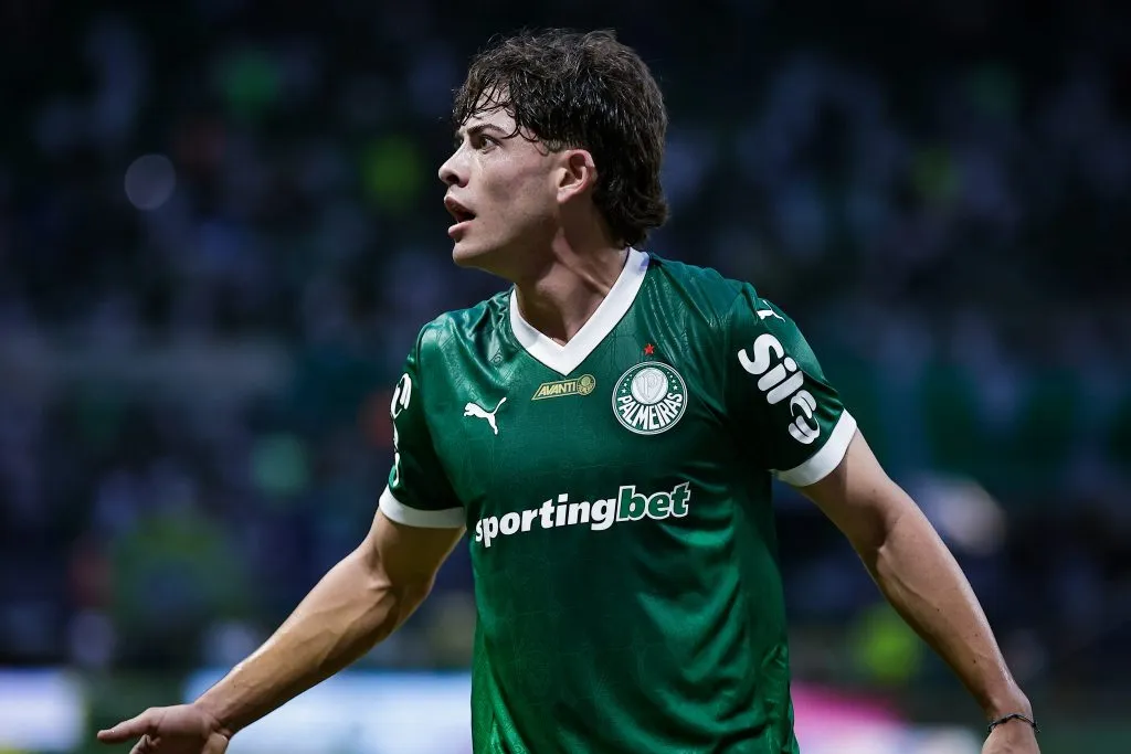 SP – SAO PAULO – 30/03/2025 – BRASILEIRO A 2025, PALMEIRAS X BOTAFOGO –  Giay jogador do Palmeiras durante partida contra o Botafogo no estadio Arena Allianz Parque pelo campeonato Brasileiro A 2025.  Foto: Fabio Giannelli/AGIF