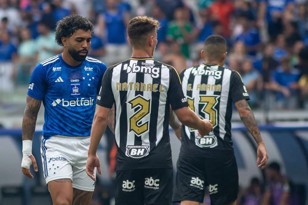 MG – BELO HORIZONTE – 09/02/2025 – MINEIRO 2025, CRUZEIRO X ATLETICO-MG – Gabriel jogador do Cruzeiro durante partida contra o Atletico-MG no estadio Mineirao pelo campeonato Mineiro 2025. Foto: Fernando Moreno/AGIF