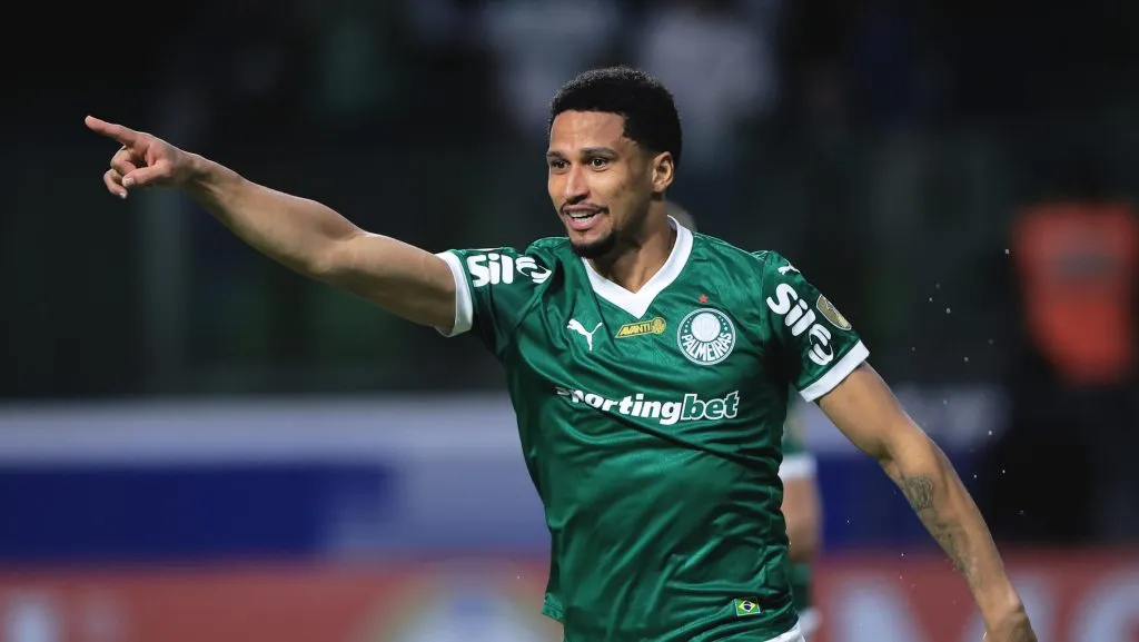 Murilo, jogador do Palmeiras, comemora seu gol durante partida contra o Bolivar