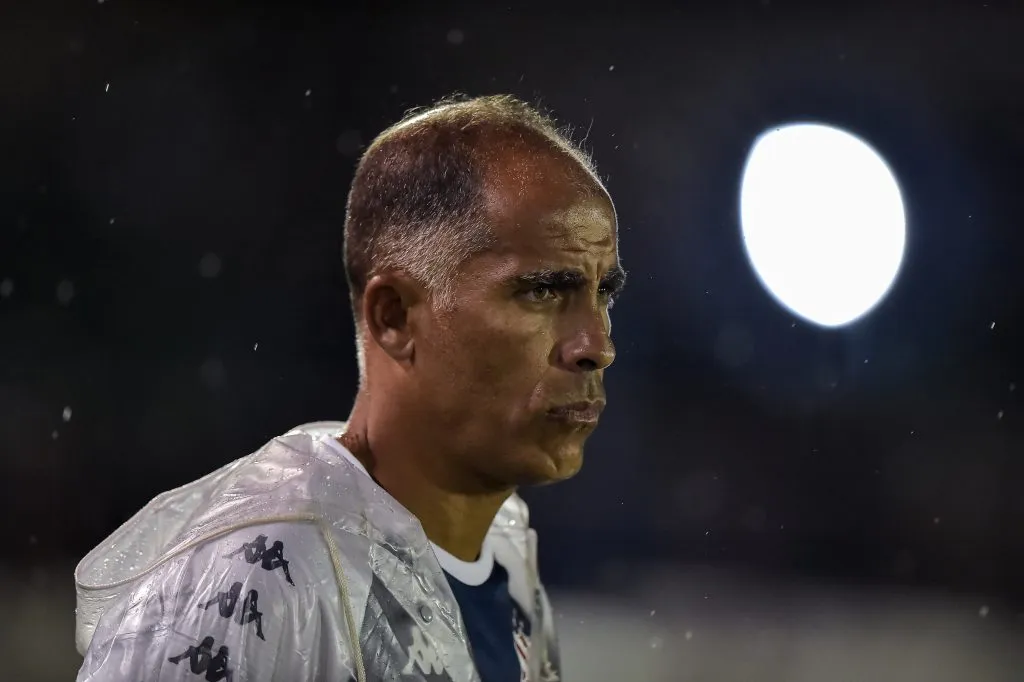 RJ – Rio de Janeiro – 11/02/2023 – CARIOCA 2023, BOTAFOGO X BANGU – Felipe Maestro tecnico do Bangu durante partida contra o Botafogo no estadio Luso Brasileiro pelo campeonato Carioca 2023. Foto: Thiago Ribeiro/AGIF