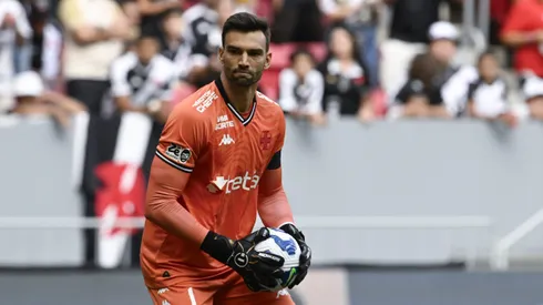 DF – BRASILIA – 04/05/2025 – BRASILEIRO A 2025, VASCO X PALMEIRAS – Leo Jardim goleiro do Vasco durante partida contra o Palmeiras no estadio Mane Garrincha pelo campeonato Brasileiro A 2025. Foto: Mateus Bonomi/AGIF