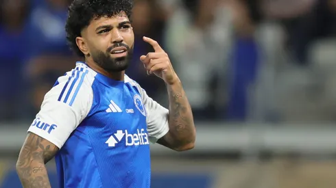 Gabigol jogador do Cruzeiro comemora seu gol durante partida contra o Flamengo no estadio Mineirao pelo campeonato Brasileiro A 2025. Foto: Gilson Lobo/AGIF