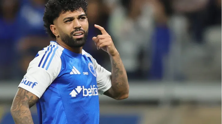 Gabigol jogador do Cruzeiro comemora seu gol durante partida contra o Flamengo no estadio Mineirao pelo campeonato Brasileiro A 2025. Foto: Gilson Lobo/AGIF