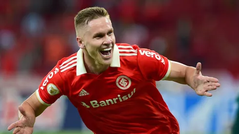 Alexandre Alemão durante confronto entre Internacional e Fortaleza no Brasileirão 2022.