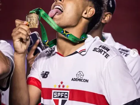 São Paulo vence o Grêmio, mas torcida pede Ryan Francisco e detona Zubeldía