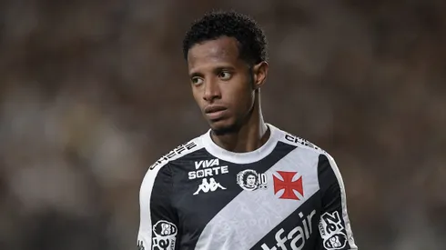 Tchê Tchê durante confronto contra o Sport no Brasileirão 2025.