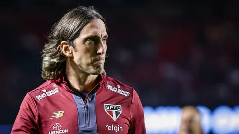 SP - SAO PAULO - 17/05/2025 - BRASILEIRO A 2025, SAO PAULO X GREMIO - Luis Zubeldia tecnico do Sao Paulo durante partida contra o Gremio no estadio Morumbi pelo campeonato Brasileiro A 2025. Foto: Fabio Giannelli/AGIF