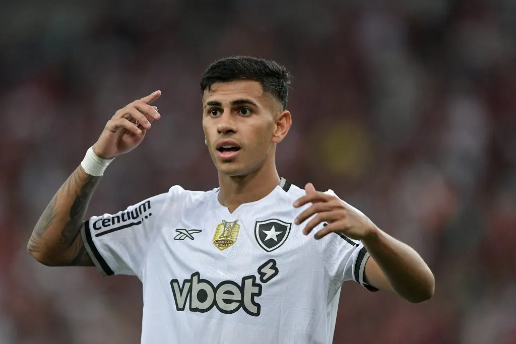 RJ – RIO DE JANEIRO – 18/05/2025 – BRASILEIRO A 2025, FLAMENGO X BOTAFOGO – David Ricardo jogador do Botafogo durante partida contra o Flamengo no estadio Maracana pelo campeonato Brasileiro A 2025. Foto: Thiago Ribeiro/AGIF