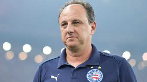 Rogério Ceni durante confronto contra o Flamengo no Campeonato Brasileiro de 2025.