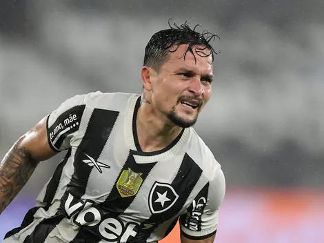 Paiva atualiza situações de Artur, Barboza e Savarino no Botafogo