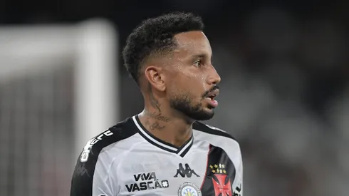 Jair durante confronto contra o Flamengo no Campeonato Carioca de 2025.