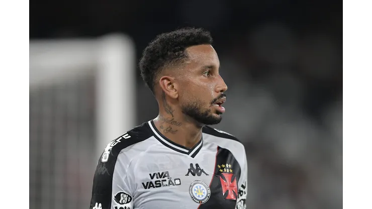 Jair durante confronto contra o Flamengo no Campeonato Carioca de 2025.