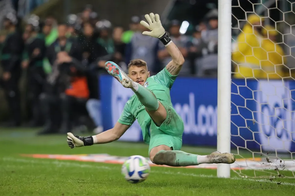 Gabriel Grando goleiro do Grêmio durante partida contra o Bahia pela Copa do Brasil 2023. Foto: Pedro H. Tesch/AGIF