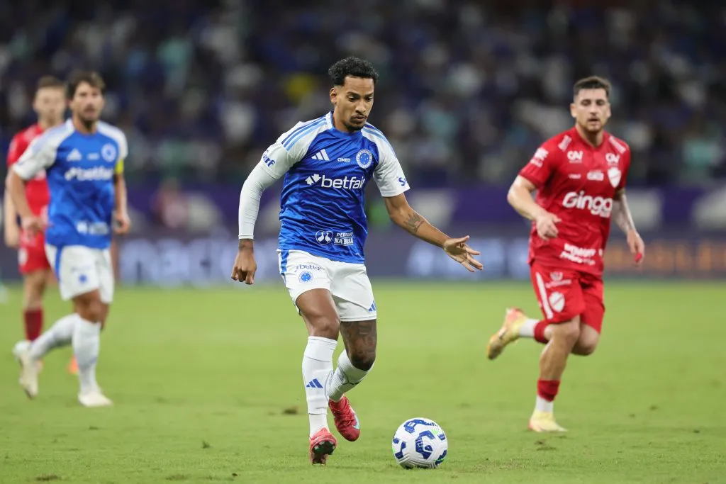 Matheus Pereira durante partida contra o Vila Nova-GO na Copa Do Brasil de 2025. Foto: Gilson Lobo/AGIF