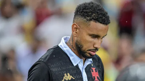 Jair jogador do Vasco durante partida contra o Flamengo no estadio Maracana pelo campeonato Carioca 2024.