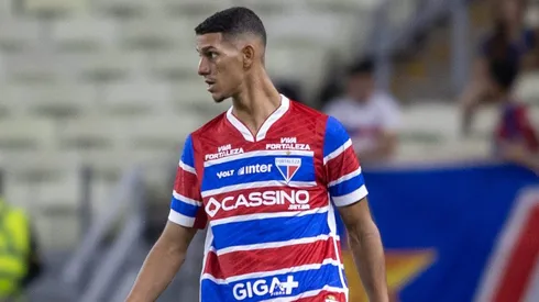 Gustavo Mancha durante confronto contra o Internacional no Brasileirão 2025.