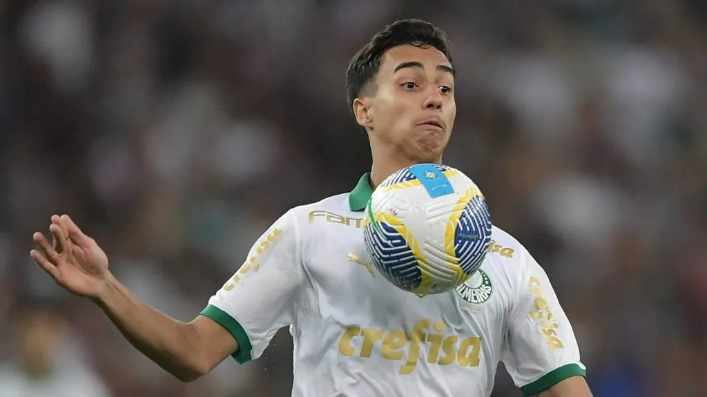 Vitor Reis em partida pelo Palmeiras. Foto: Thiago Ribeiro/AGIF