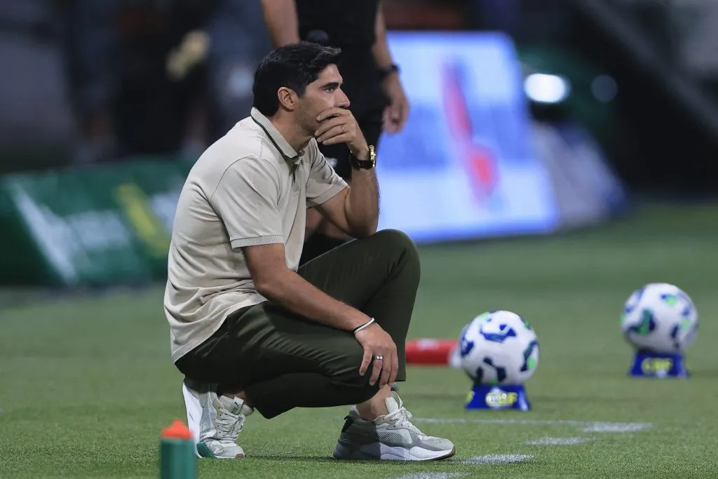 SP – SAO PAULO – 27/04/2025 – BRASILEIRO A 2025, PALMEIRAS X BAHIA – Abel Ferreira tecnico do Palmeiras durante partida contra o Bahia no estadio Arena Allianz Parque pelo campeonato Brasileiro A 2025. Foto: Ettore Chiereguini/AGIF