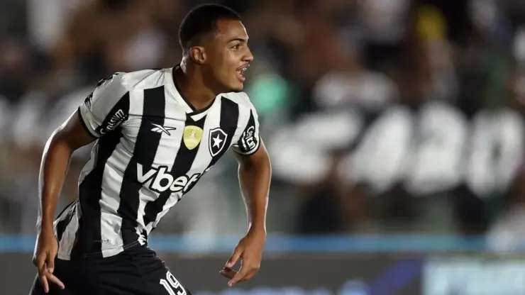 Botafogo renova contrato com Kayke e aumenta valor de multa rescisória