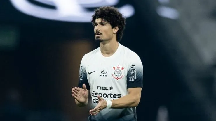 André Ramalho aponta momento defensivo do Corinthians e comenta marca a ser atingida no time