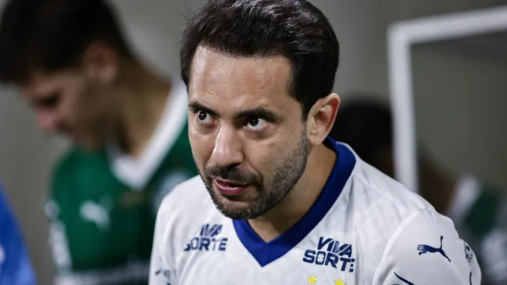 Everton Ribeiro jogador do Bahia durante entrada em campo para partida contra o Palmeiras no estádio Arena Allianz Parque pelo campeonato Brasileiro A 2025. Foto: Fabio Giannelli/AGIF