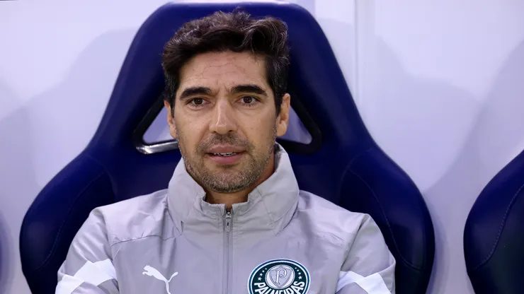 Abel Ferreira técnico do Palmeiras durante partida contra o São Paulo no estádio Arena Barueri pelo campeonato Brasileiro A 2025. Foto: Marcello Zambrana/AGIF