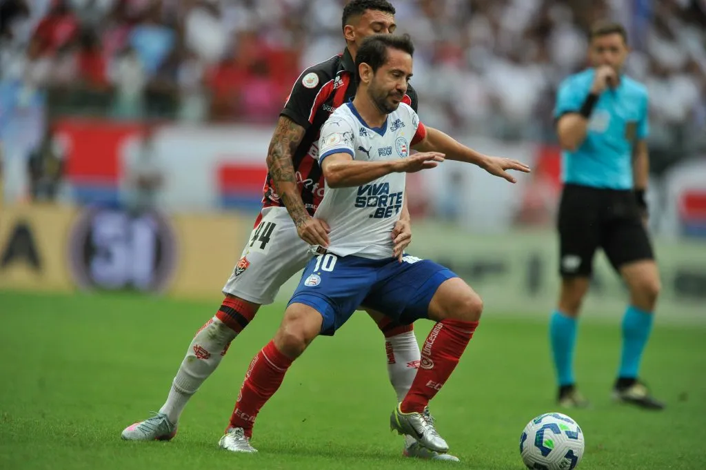 BA – SALVADOR – 18/05/2025 – BRASILEIRO A 2025, BAHIA X VITORIA – Everton Ribeiro jogador do Bahia durante partida contra o Vitoria no estadio Arena Fonte Nova pelo campeonato Brasileiro A 2025. Foto: Jhony Pinho/AGIF